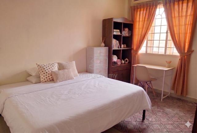 Bilik untuk perempuan bukit indah ampang 1