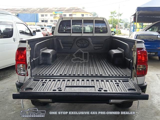 2018 Toyota HILUX 2.4 MT FACELIFT (M) - 2