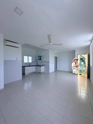 Open Facing Level 2 Eristana Townhouse Saujana Utama Sungai Buloh 1