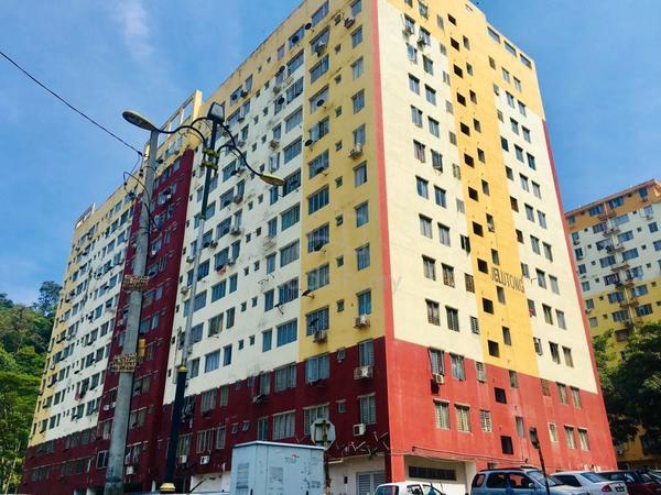 Jelutong Apartment @ Selayang Heights 1