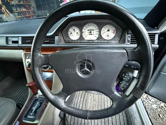 1995 Mercedes Benz 260E 2.6 (A) - 2