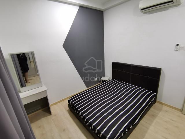 Parkhill Residence, Queen Bedroom, Walking to LRT Bukit Jalil 1