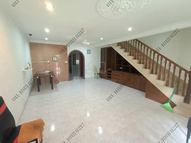 S2 Garden Avenue 2-Stry House for Rent 1