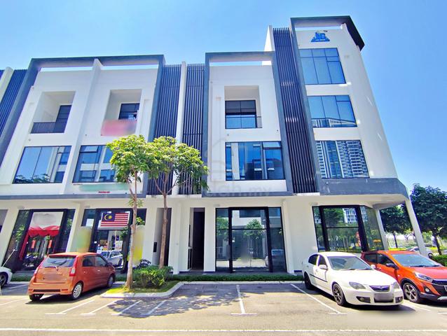 3 Storey Commercial Shop Lot with Lift @ Business Street 1