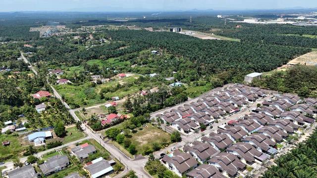 9.8 Acres Zoning Residential Land Kluang, Johor 1