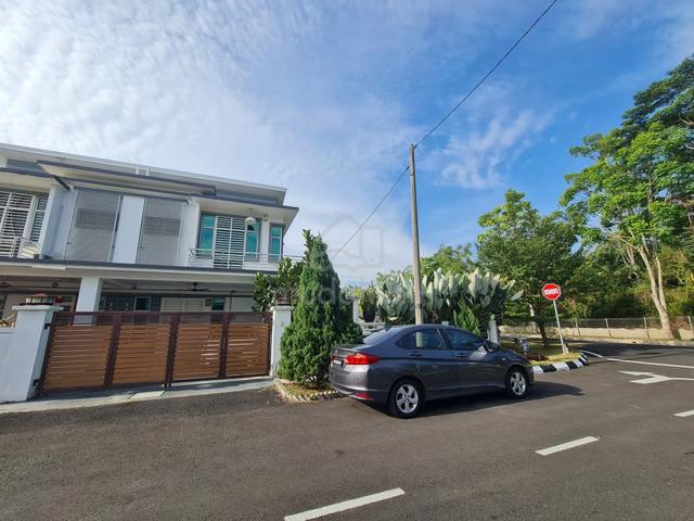 Corner Semi-D cluster at Bandar Saujana Putra (Big land,renovated!) 1