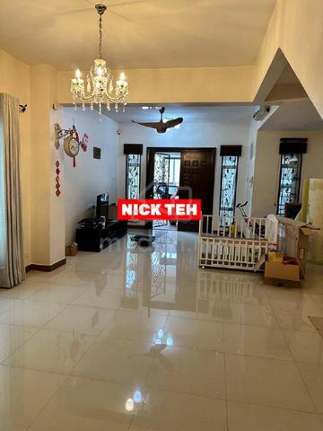 Landed 3 Storey Terrace Intermediate Corner At Jelutong Renovated Unit 1