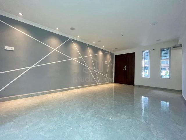 Fully Renovated For Sale 2 Storey House 15x55 in Taman Desawan Klang 1