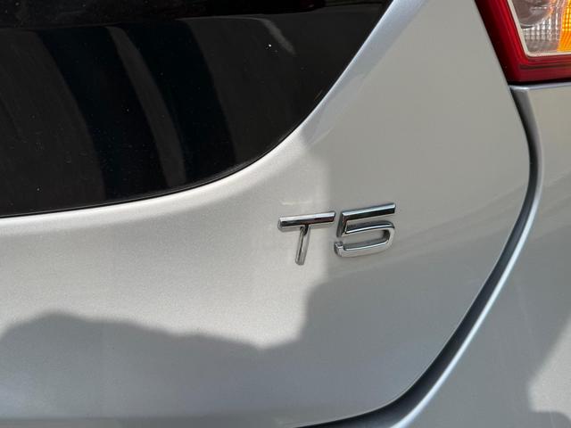 Volvo V40 T5 2.0 Facelift High Spec - 5