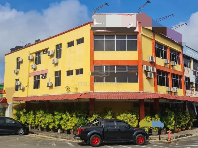 Pahang Jerantut Main Rd 3 Storey Corner Lot Hotel With 30 Bed For Sale 1