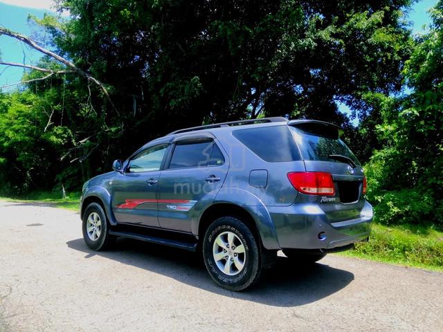 Toyota Fortuner 2.5 Diesel Manual 4x4 - 3