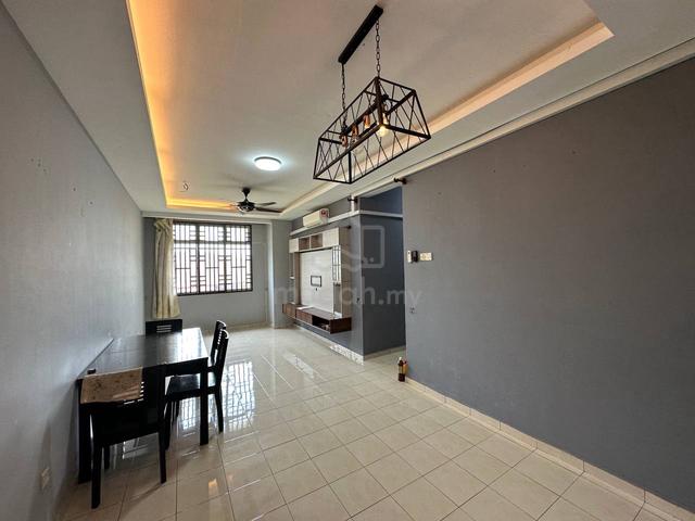 Indah Court Apartment (Bukit Indah) 1