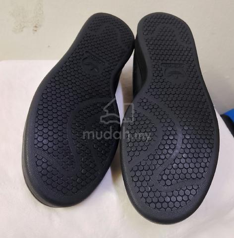Adidas (8.5uk) - photo 4 of 6