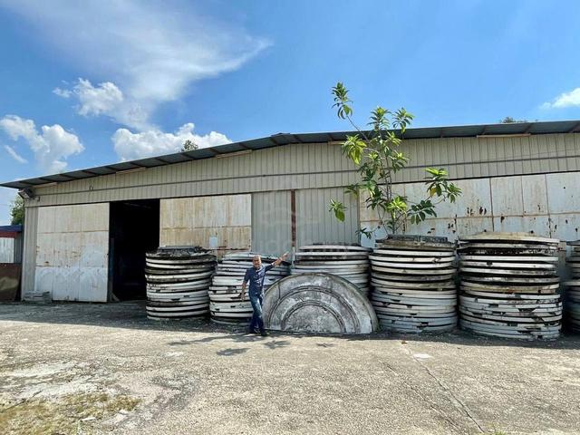 Land with 2 store/warehouse for rent at Batu 12 Cheras/Kajang 1