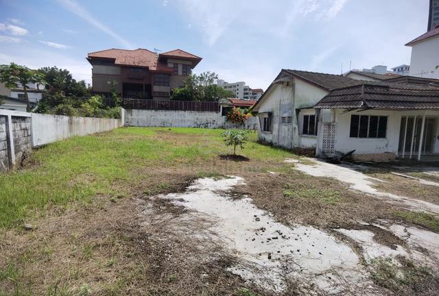 Rare Bungalow with Huge Land Area For Sale  in Tanjung Bungah Penang 1