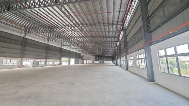 Kempas Detached Factory with Mezzanine Office Floor 2.22 Acres 1