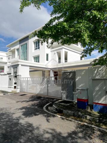Bungalow , Batu uban, 7700sf 1