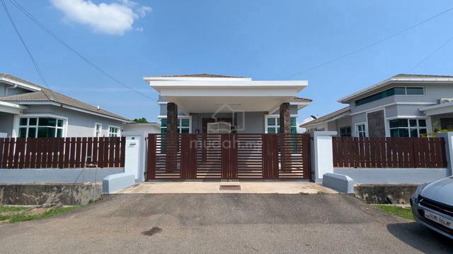 BELOW BANK VALUE~Refurbished Bungalow Belimbing Setia Melaka For Sale 1