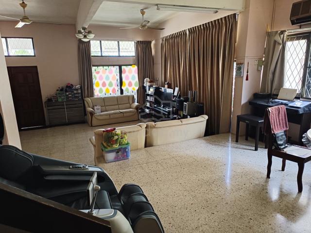 Double storey semi-detached  house at Taman Mewah 1