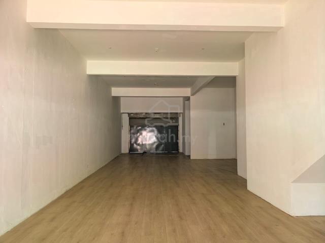 Ground floor shop , Kota Dama Near the strand shopping mall 1