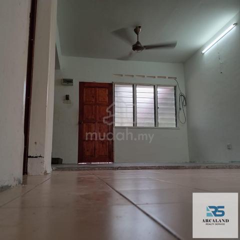Termurah + dekat KLIA + Repaint House Bandar Seri Ehsan, Banting 1