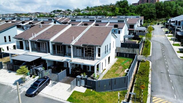 Corner Lot🎯2 Storey Taman Vista Mutiara, Sg Long 1