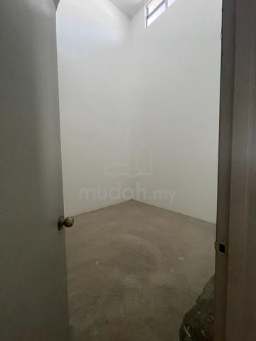 Taman Seri Mahkota Maju 1.5 Story House 5