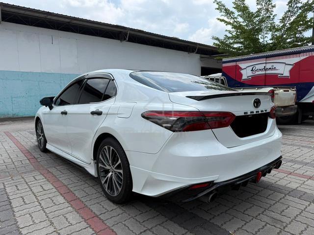 2018 Toyota CAMRY 2.5 V  (A) - 4