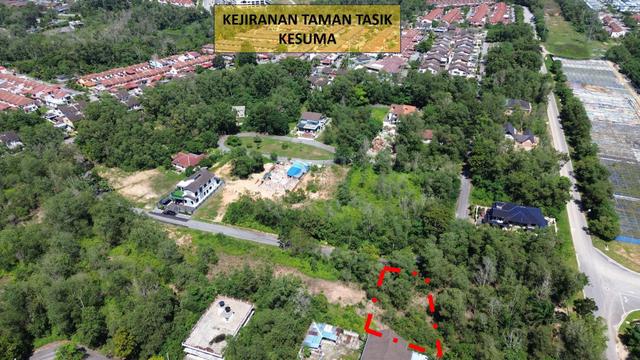 Non Bumi Banglo Lot Bandar Tasik Kesuma Semenyih 1
