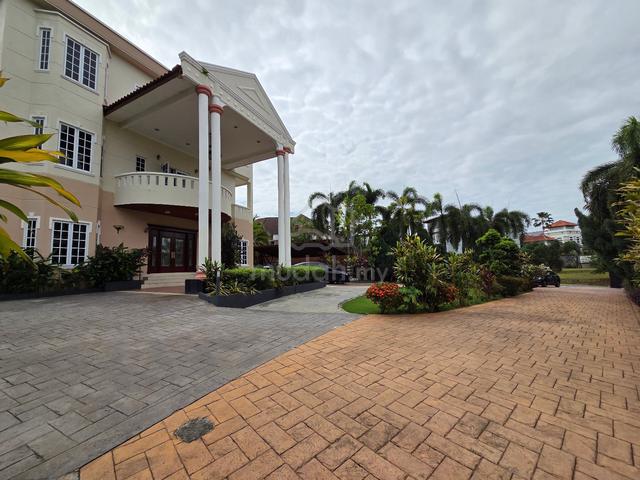 Country Heights Kajang Bungalow for rent 1