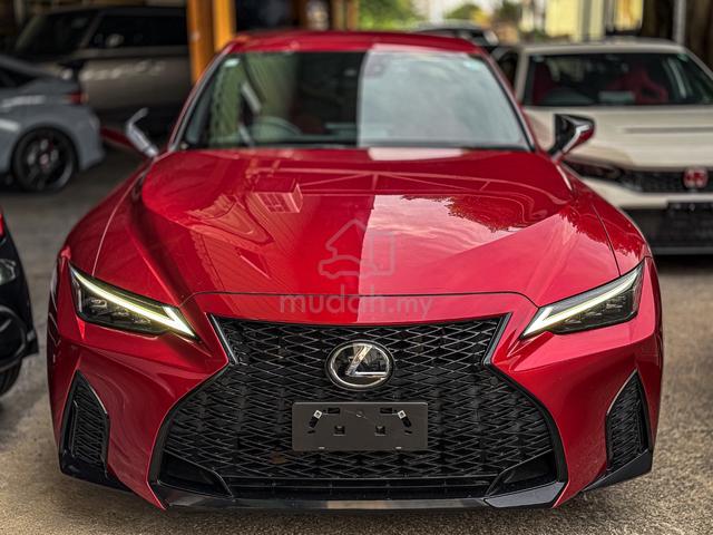 RED SEAT FIRE FUL RED 2021 Lexus IS300 2.0 F-SPORT - 2