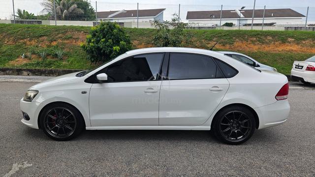 2016 Volkswagen POLO 1.6 (CKD) FACELIFT (A)TIPTOP - 4