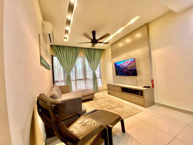 FULLY RENOVATED & FURNISHED‼️🔥Crescent Park Townvilla Bukit Mahkota 1