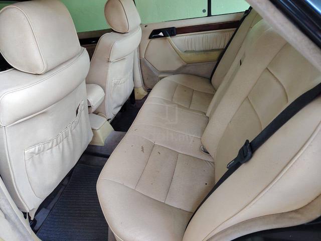 1995 Mercedes Benz 230E 2.3 (A) - 5
