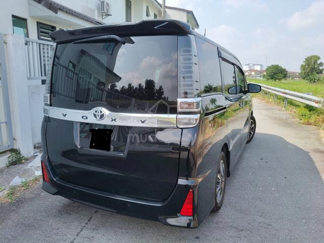 2020 Toyota VOXY 2.0 ZS KIRAMEKI II (A) - 3