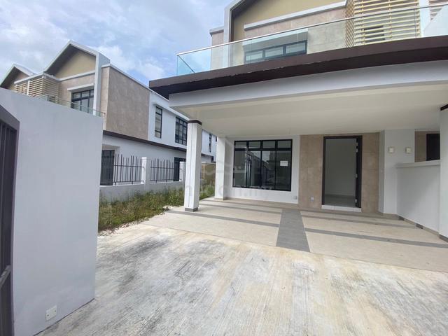 New Unit Vacant Bandar Cemerlang Gated Non bumi Tiram  semi d 2