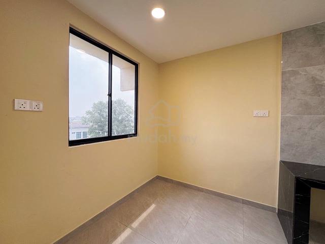 Flat Taman Perling 1