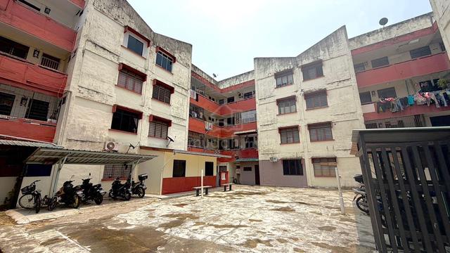 Flat Taman Perling 1