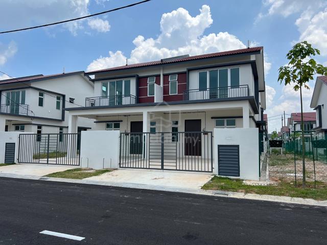 Freehold Double Storey Semi D Cluster near Town Melaka AMJ Serkam 1