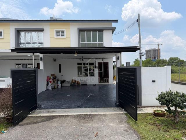 END LOT RENOVATED 2 Storey Terrace Taman Semarak Warisan, Sepang 1