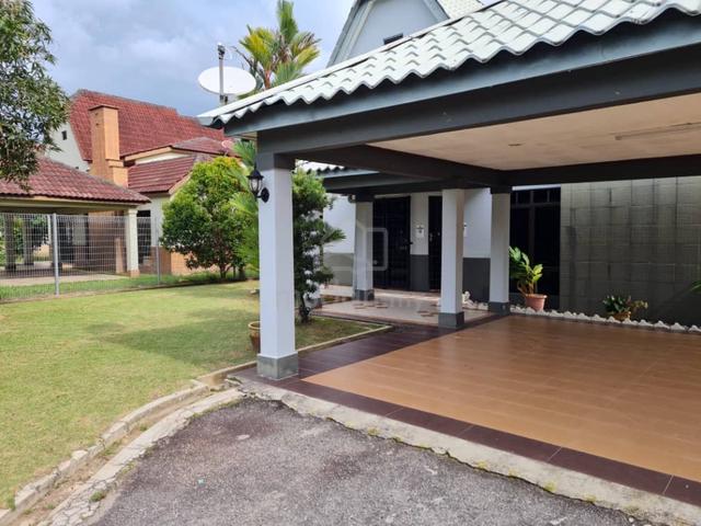 Bungalow A’ Famosa at Alor Gajah Melaka with Swimming Pool 1