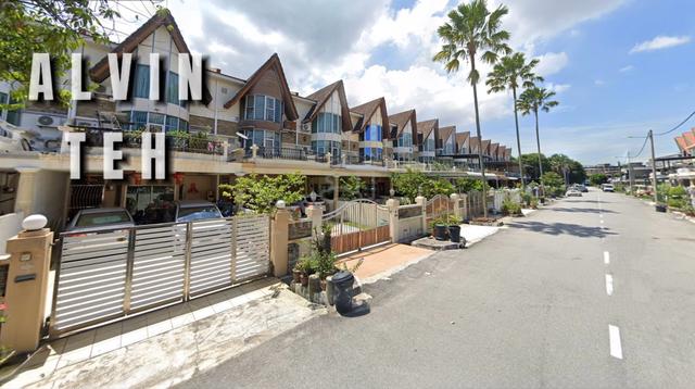 Renovated | Taman Seri Teratai | 2.5 Storey Terrace | Ong Yi How 1