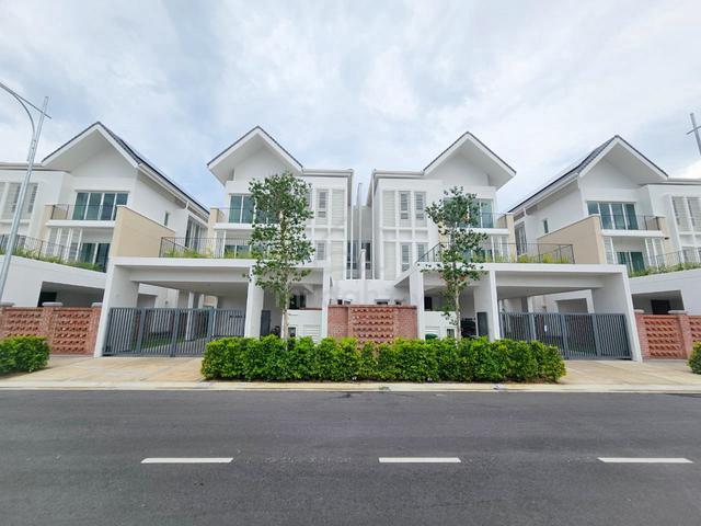 Andaman Island Senna 3 Storey Semi-D, Gurney Drive 1