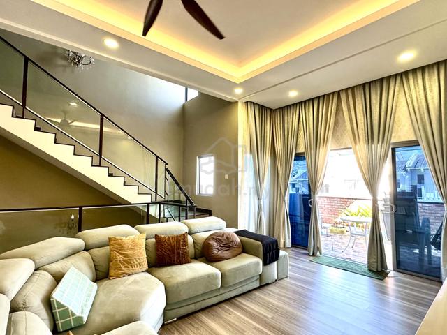 FULLY RENOVATED END LOT Three Storey House Halamanda Gombak 1
