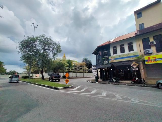 Kota Bharu Jalan Ismail 2 stry shop for sale in good location 3