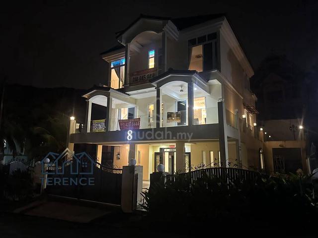 Ferringhi Villa 3-Storey Bungalow @ Batu Ferringhi – For Sale 1