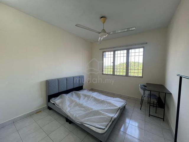 Room Rental at Flora Damansara Block D (Unit Lelaki) 1