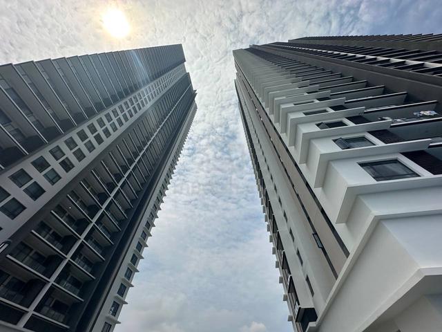 Jesselton Twin Towers 1