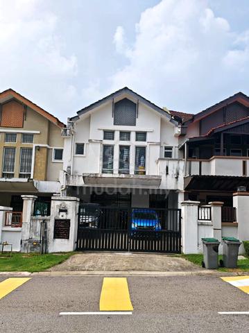 Double Storey Terrace House (super-long) FOR RENT 1