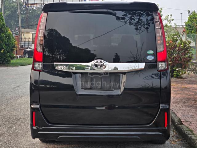 2017 Toyota NOAH 2.0 X 8SEAT ZRR80 VOXY STEPWAGON - 4